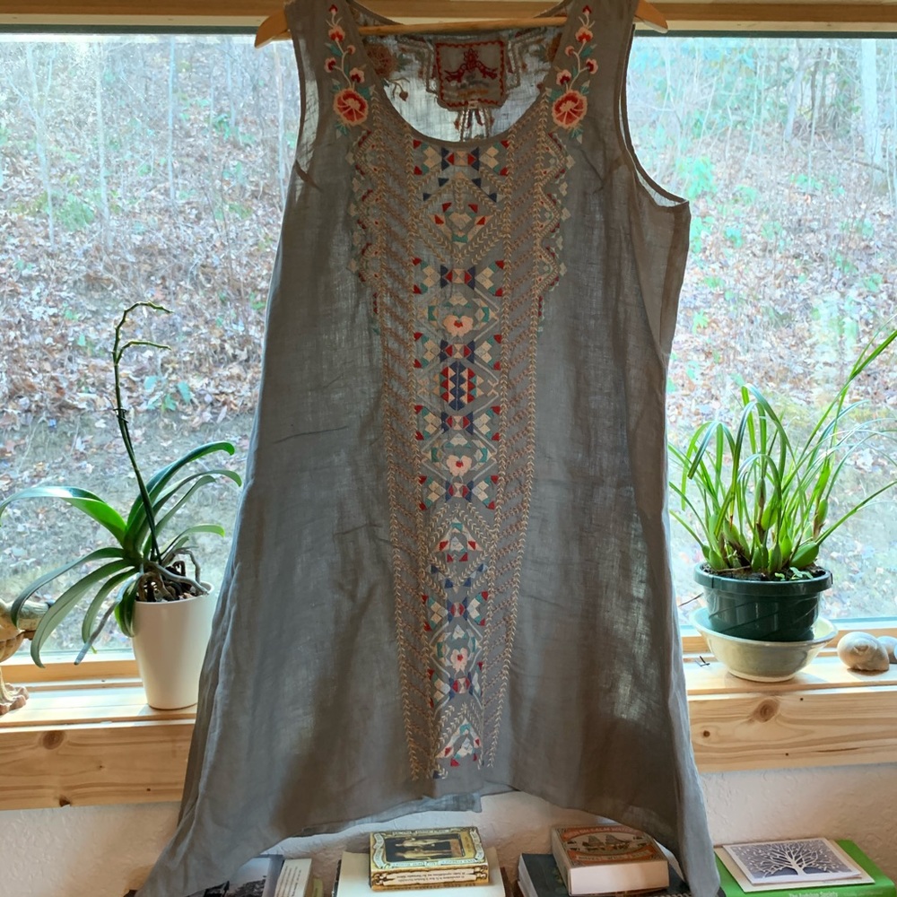 EUC 100% linen Johnny Was tunic